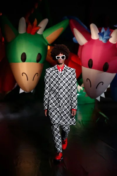Look 43